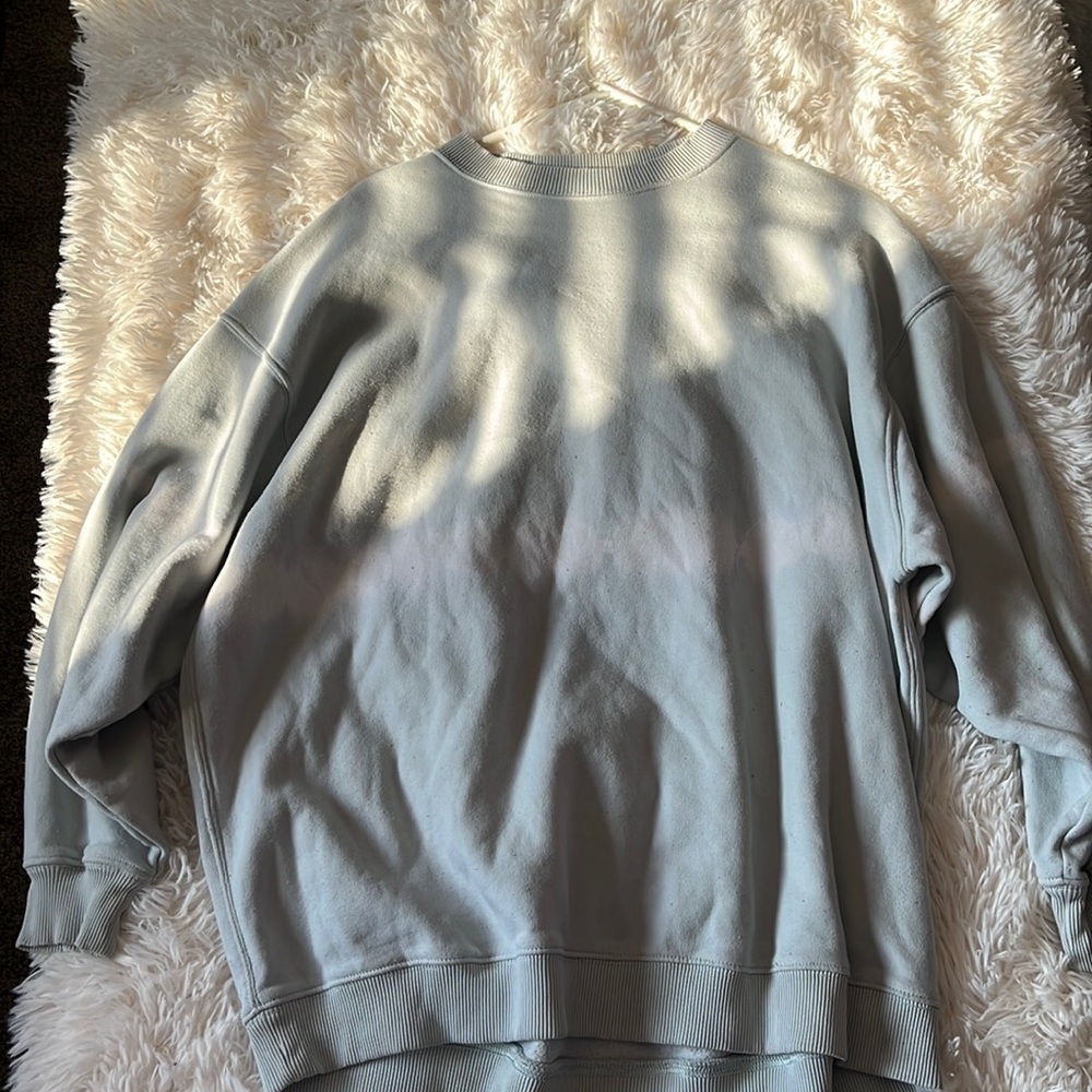 Light blue and white American eagle sweatshirt